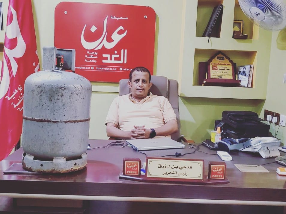 الصحفي فتحي بن لزرق يبحث عن أنبوبة غاز بأي ثمن