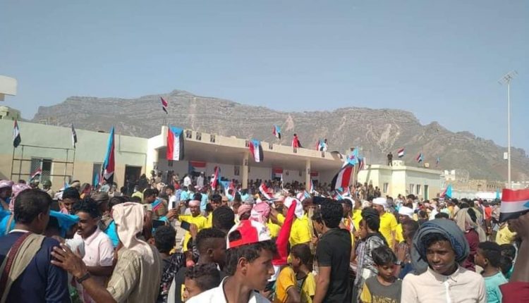 الانتقالي يعتقل العشرات بسقطرى أثناء احتفالهم بعيد الوحدة