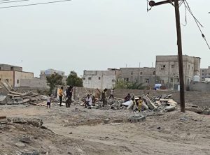 عناصر الانتقالي تهدم منزل شيخ قبلي في عدن