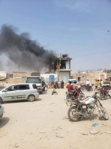 حضرموت .. مقتل شخص وإصابة آخر بانفجار في مصنع ثلج بمدينة الشحر