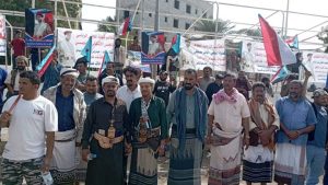 قبائل يافع تحتشد في عدن وتُمهل لملس 72 ساعة للإفراج عن أحد أبناءها