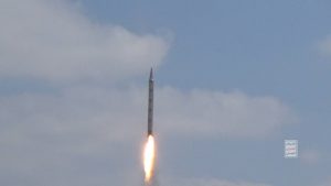 الإعلام العبري: الحوثيون يشنون هجوماً جديداً على إسرائيل بوابل من الصواريخ