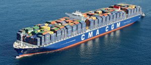 شركة شحن عملاقة تعلن وقف شحناتها البحرية عبر البحر الأحمر