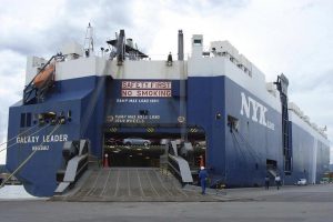 4 شركات شحن دولية تغير مسارات سفنها وتلغي مسار البحر الأحمر بعد التصعيد الأمريكي
