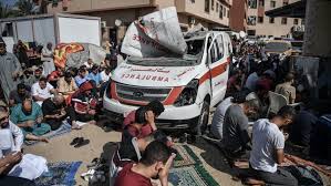 انتشال 283 جثة مدنين دفنهم الاحتلال في ساحة مجمع ناصر الطبي بغزة