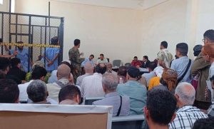 فوضى وطرد للقاضي وإشهار الأسلحة في جلسة محاكمة قتلة رجل الأعمال الرشيدي بلحج