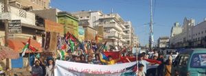 تظاهرة شعبية بعدن ينظمها الحراك الثوري تندد بانهيار العملة وتطالب برحيل التحالف