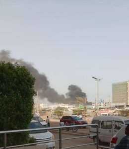 حريق داخل ساحة مستشفى الصداقة في عدن