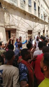 وفاة مواطن وفقدان آخر وإصابة آخرين بانهيار منزل بحضرموت