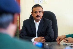 عوض ابن الوزير.. محافظ شبوة “الوايرلس”