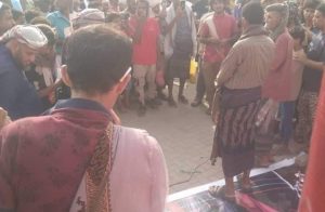 نجاة شيخ بارز من أبين من محاولة اغتيال نفذته عناصر الانتقالي أثناء مشاركته في مليونية عشال