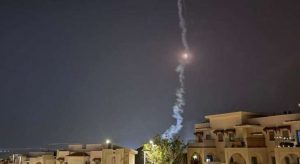 صاروخ يمني جديد يُثير الرعب في إسرائيل ويحي سريع يؤكد استهداف محطة كهربائية في حيفا