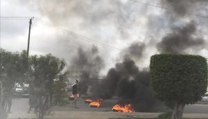 مسيرة غاضبة تقطع شوارع عدن احتجاجاً على انقطاع الكهرباء وانهيار الخدمات