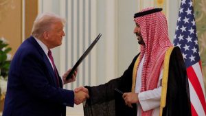الولايات المتحدة والسعودية توقعان أكبر صفقات تجارية وعسكرية في التاريخ