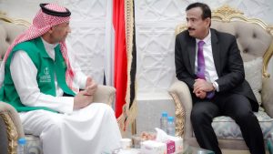 محافظ شبوة وحكومة عدن يسلمان النفط للسعودية في صورة “إعمار” بينما المواطنون يعانون الجوع محافظ شبوة وحكومة عدن يسلمان النفط للسعودية في صورة “إعمار” بينما المواطنون يعانون الجوع
