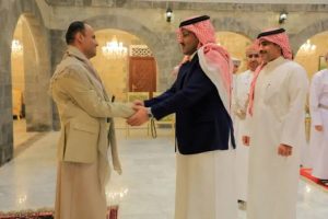 عدن تواجه شبح الفراغ المالي والسياسي اعتراف حكومي بتخلي الرياض وقلق جنوبي من “تسليم المفاتيح” لصنعاء عدن تواجه شبح الفراغ المالي والسياسي اعتراف حكومي بتخلي الرياض وقلق جنوبي من “تسليم المفاتيح” لصنعاء