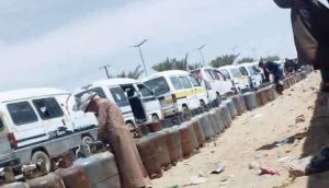 أبناء مأرب يقطنون فوق “صافر” ويتجرعون مرارة الحرمان وصنعاء بلا غاز ولا نفط تبيع الأسطوانة بسعر زهيد وثابت أبناء مأرب يقطنون فوق “صافر” ويتجرعون مرارة الحرمان وصنعاء بلا غاز ولا نفط تبيع الأسطوانة بسعر زهيد وثابت